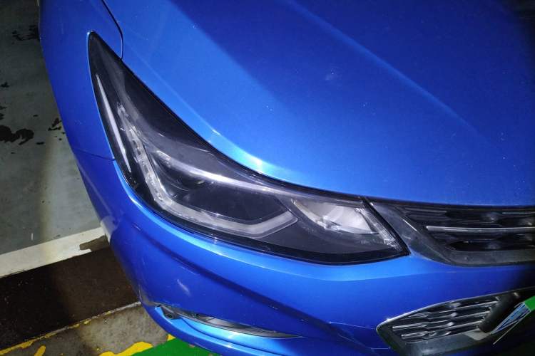 Used Chevrolet Cruze 2017 1.4T Hatchback Dual-Clutch Lingfeng Edition Right Front Headlight