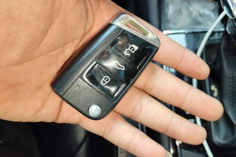 Used Skoda Kodiaq 2019 Facelifted TSI330 7-Seater Two-Wheel-Drive Luxury Enjoyment Edition China VI Standard Vehicle Key