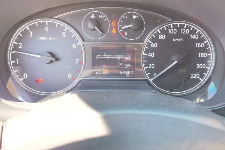 Used Nissan Tiida 2011 1.6L Manual Smart Version
