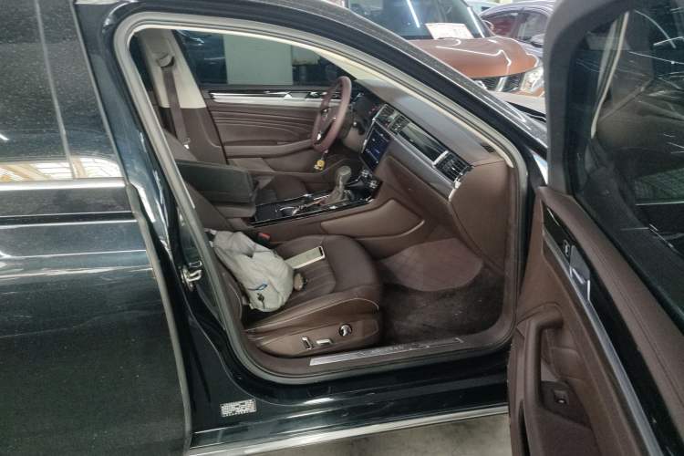 Used Volkswagen Phideon 2021 380TSI Luxury Edition