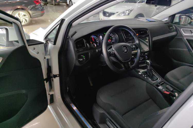 Used Volkswagen Golf Pure Electric 2020 Chari
