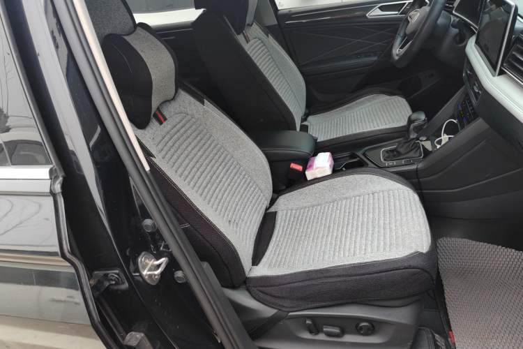 Used Volkswagen Tiguan L 2022 330TSI Automatic Two-Wheel Drive Smart Edition Right Front Seat