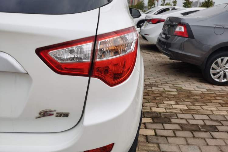 Used Changan CS35 2016 1.6L Manual Luxury Model China V Standard