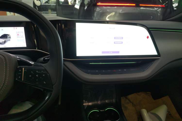 Used Hongqi EH7 2024 640 Pro+ All-Wheel Drive Audio And AC Panel