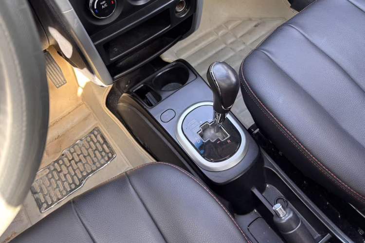 Used Changan CX20 2014 1.4L IMT Sunroof Navigation Version China IV Standard
