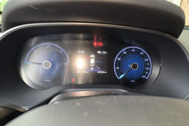 Used Hongqi E-QM5 2022 431 km Charge & Enjoy Edition