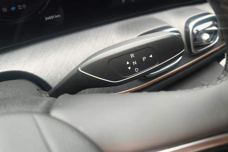 Used Chery Tiggo 9 2025 2.0T Dual-Clutch Two-Wheel Drive Luxury Edition 5 Seats
