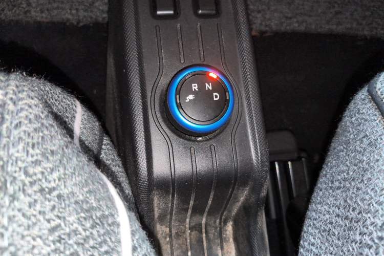 Used Wuling Hongguang MINIEV 2021 Macaron Fashion Edition Lithium-Ion Battery Gear Lever
