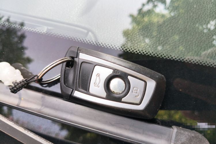 Used BMW 3 Series 2013 Facelifted 320Li Luxury Design Package