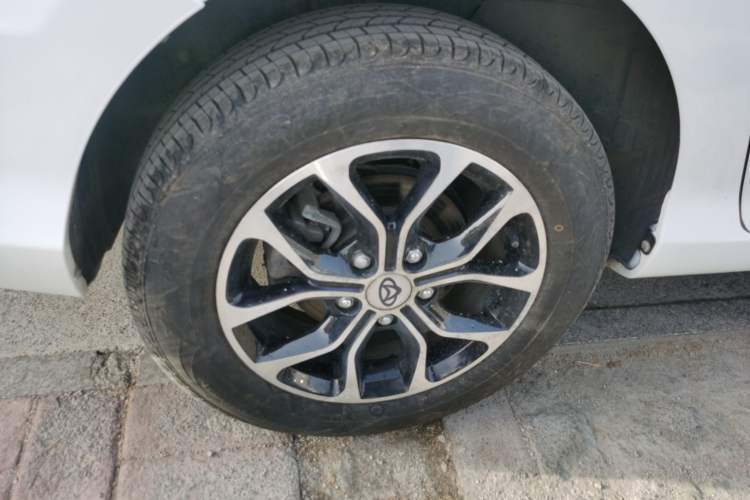 Used CHANGAN KAICHENG Oushang A600 2017 1.5L Manual Standard Edition Right Rear Wheel Hub