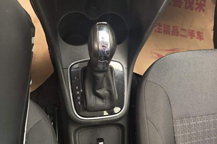 Used Volkswagen Polo 2018 1.5L Automatic Enjoyment Model Gear Lever