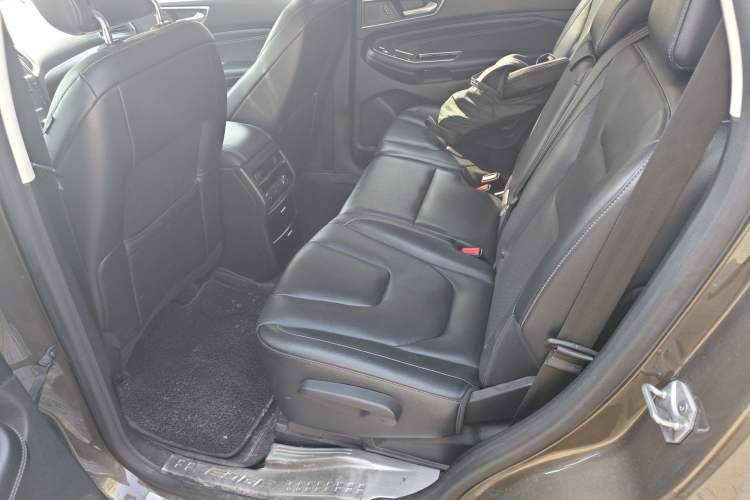 Used Ford Edge 2015 2.0T GTDi Four-Wheel Drive Prestige Model
