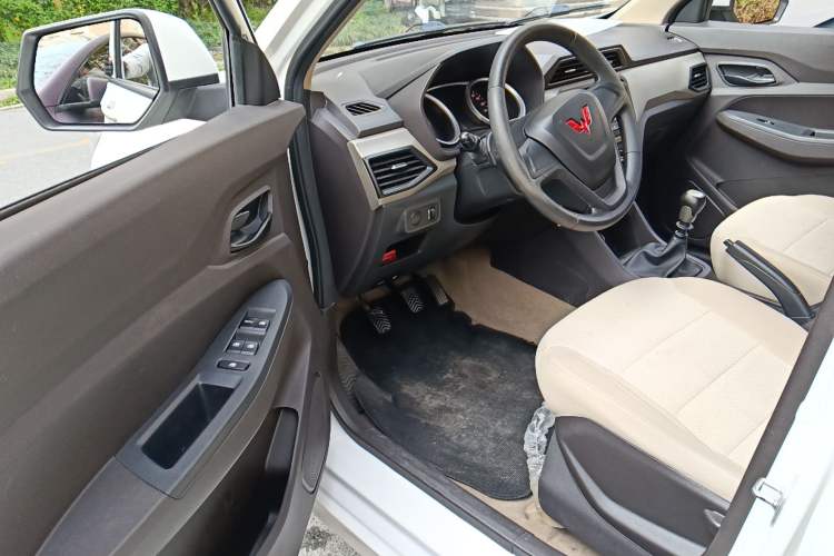 Used Wuling Hongguang 2021 1.5L Revised S Standard Version with Electric Power Steering LAR
