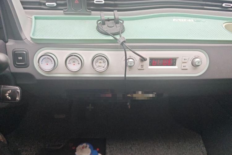 Used Wuling Hongguang MINIEV 2021 Macaron Premium Model – Lithium Iron Phosphate Audio And AC Panel