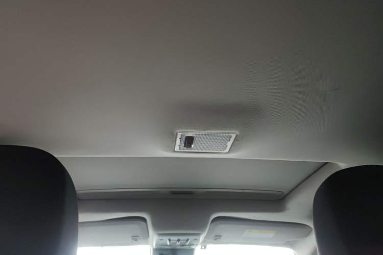 Used Buick Encore 2015 1.4T Automatic Two-Wheel Drive Urban Elite Version Headliner