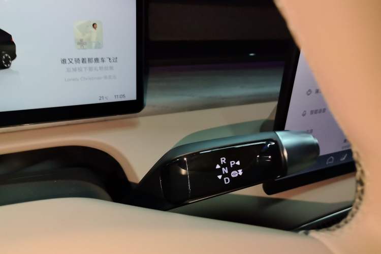 Used XPeng X9 2024 640 All-Wheel Drive High-Performance Max Gear Lever