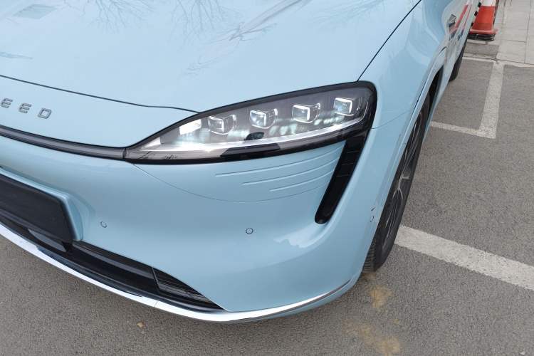 Used Hima Luxeed R7 2025 Range-Extended Version 251 km Max
