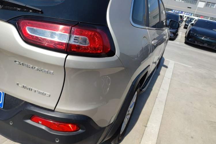 Used Jeep Cherokee 2017 2.4L Leading Edition