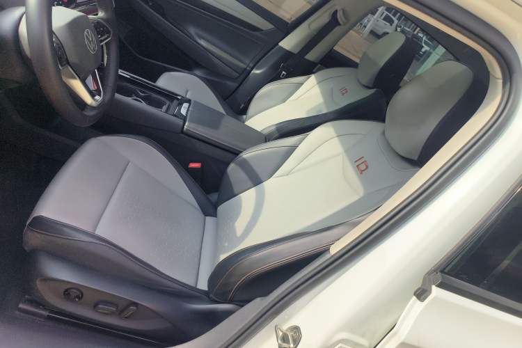 Used Volkswagen ID.7 VIZZION 2024 AIR model Left Front Seat