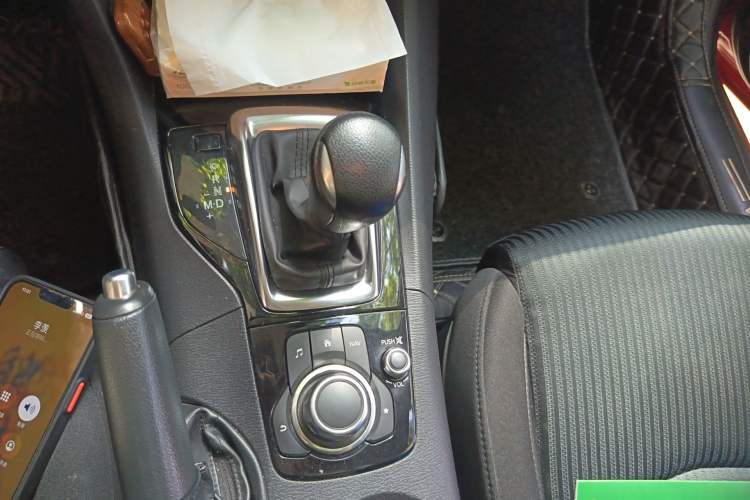 Used Mazda 3 Axela 2016 Sedan 1.5L Automatic Luxury Model