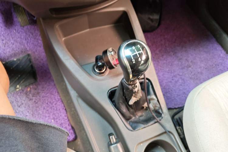 Used Wuling Hongguang 2015 1.5L S Basic Version China V Standard Gear Lever