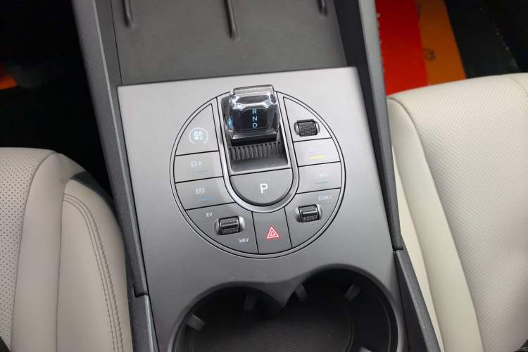 Used BYD Seal 06 New Energy 2024 DM-i 80KM Luxury Model Gear Lever