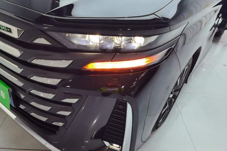 Used Toyota Vellfire 2024 Crown Dual-Engine 2.5L Ultimate Edition Left Front Headlight