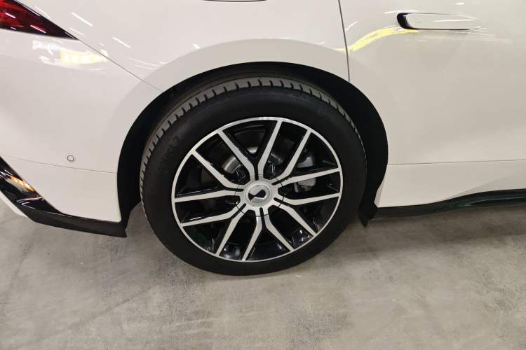 Used Denza Z9 2024 1100 km Four-Wheel Drive Max Version Exterior 5