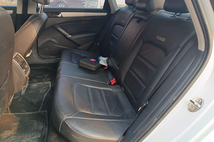 Used Volkswagen Passat 2014 1.8TSI DSG 30th Anniversary Edition
