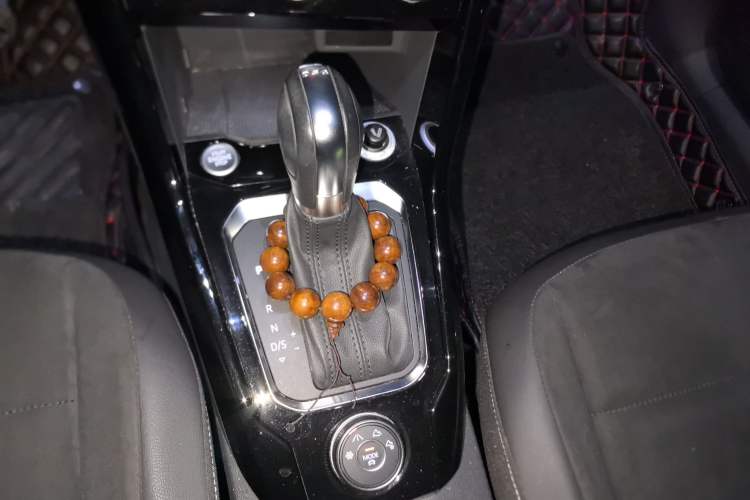 Used Volkswagen T-ROC 2019 280TSI DSG Four-Wheel Drive Luxury Version China V Standard
