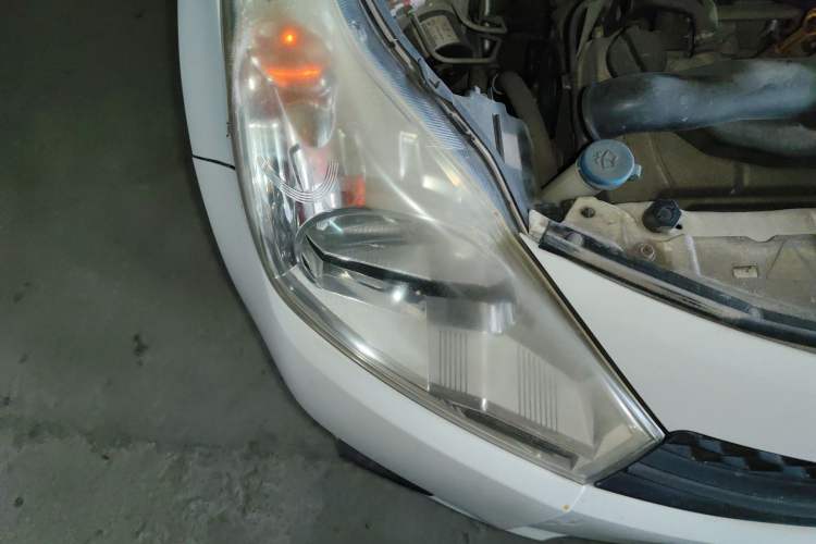 Used Suzuki Alto 2013 Revised Version 1.0L Manual Comfort Edition Right Front Headlight