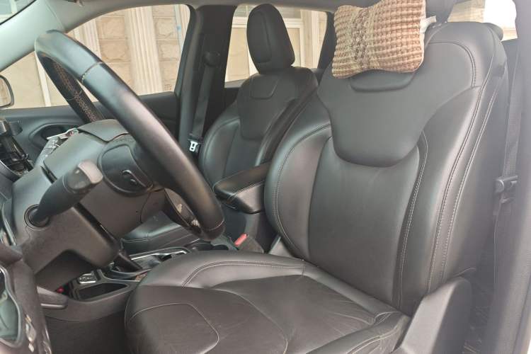 Used Jeep Cherokee 2019 2.0T 2WD Enjoyment Edition China V Left Front Seat