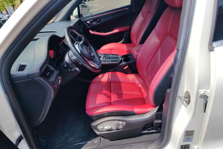 Used Porsche Macan 2017 Macan 2.0T Left Front Seat