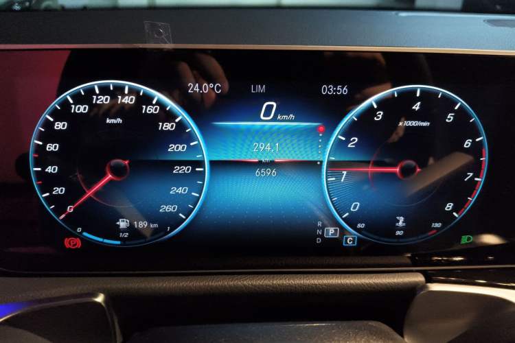 Used Mercedes-Benz GLB 2020 Updated GLB 200 Dynamic Edition Odometer Close Up