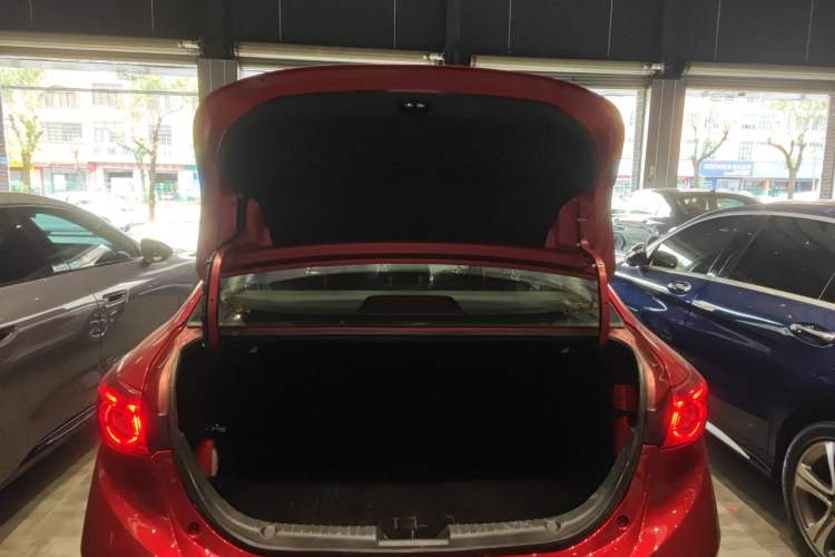 Used Mazda Mazda 3 Axela 2019 Cloud-Controlled Sedan 1.5L Automatic Luxury Model China VI Standard
