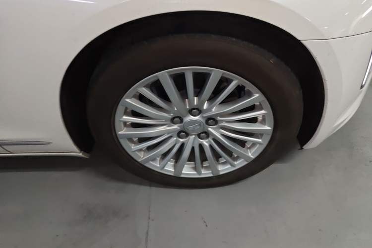 Used Cadillac CT6 2020 28T Elite Edition Right Front Wheel Hub