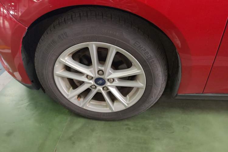 Used Ford Focus 2018 Hatchback Classic 1.6L Automatic Trendy SmartDrive Edition
