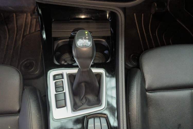 Used BMW 1 Series 2018 118i Sport Edition Gear Lever