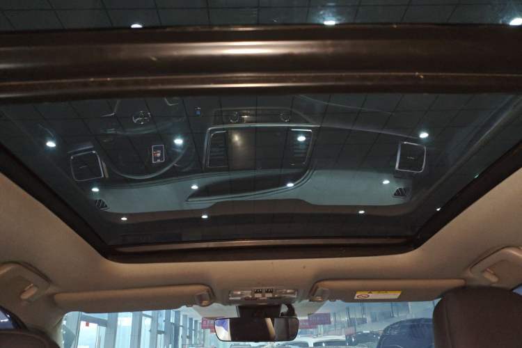 Used Toyota Highlander 2018 2.0T Four-Wheel Drive Prestige Version 7 Seats China V Emission Standard Headliner