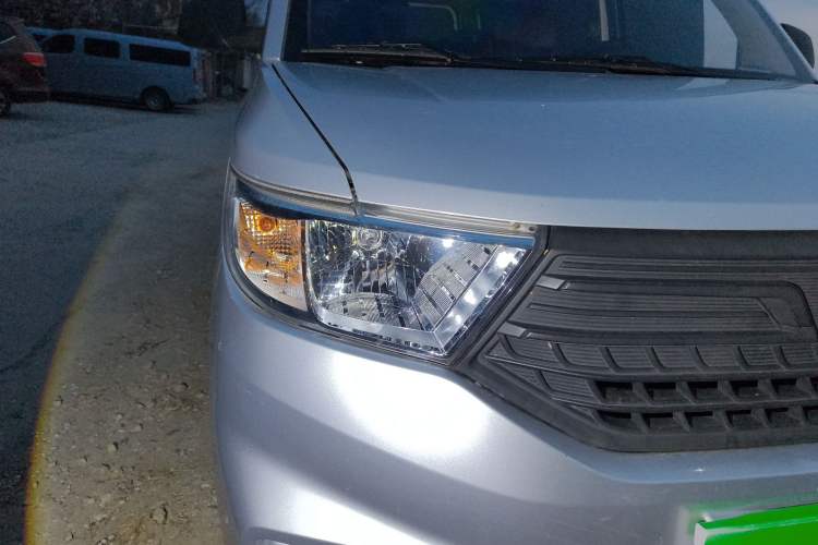 Used Wuling Hongguang V 2022 1.5L Jingqu Edition Electric-Assist LAR