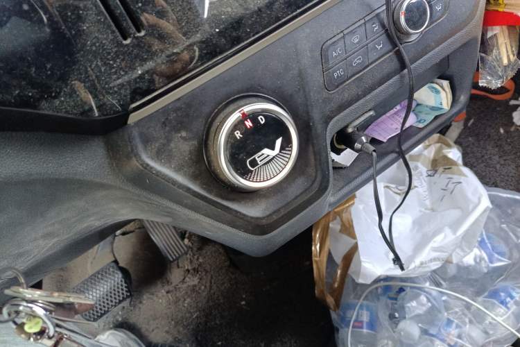 Used SAIC MAXUS EV30 2021 Pure Electric Smart Logistics Expert with Long Wheelbase—CATL