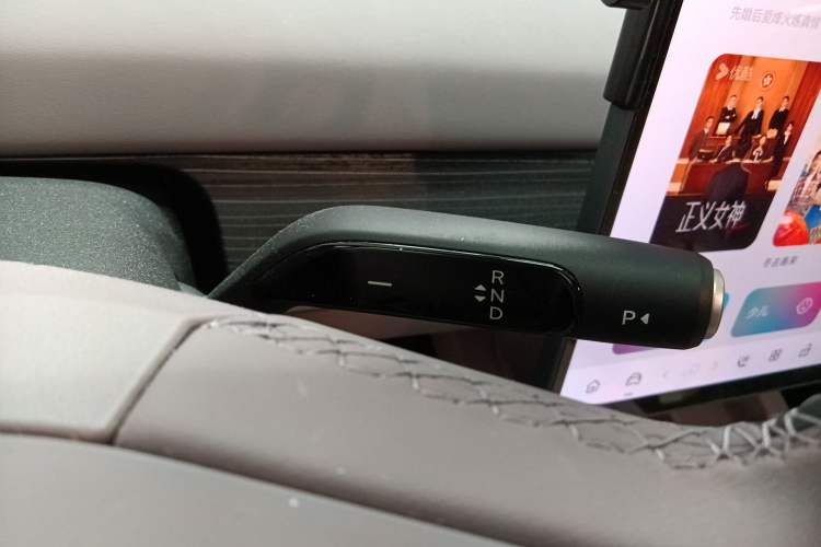 Used ONVO L60 2024 60 kWh Rear-Drive Version Gear Lever