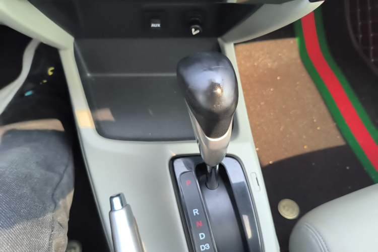Used Honda Civic 2013 10th Anniversary 1.8L Automatic Luxury Edition Gear Lever