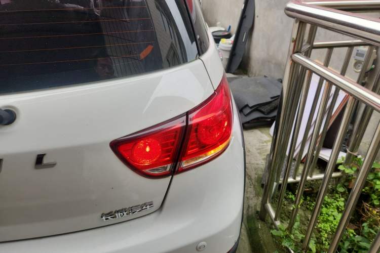 Used Haval H1 2017 Red-Label 1.5L AMT Luxury Model
