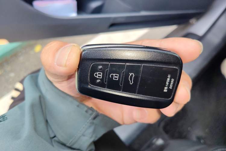 Used Toyota Avalon 2019 2.0L Luxury Edition China VI Standard
