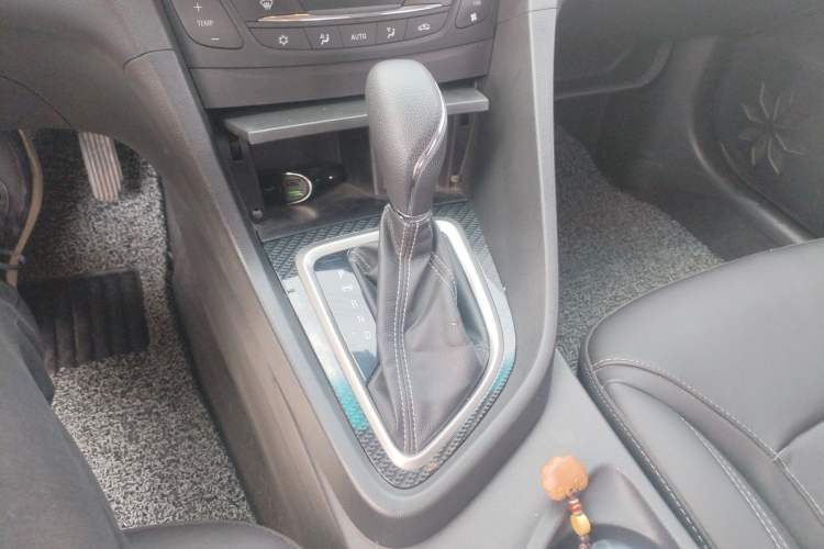 Used Buick GT 2015 15N Automatic Deluxe Edition Gear Lever