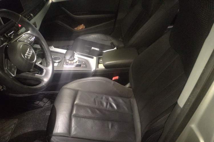 Used Audi A4L 2018 30th Anniversary Edition 40 TFSI Fashion Model
