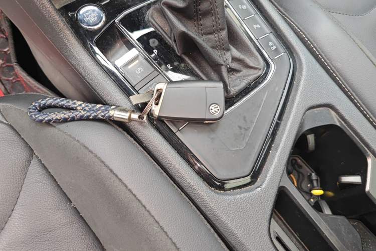 Used Volkswagen Tiguan L 2019 330TSI Automatic Two-Wheel Drive Smart Luxury Version China V Emission Standard