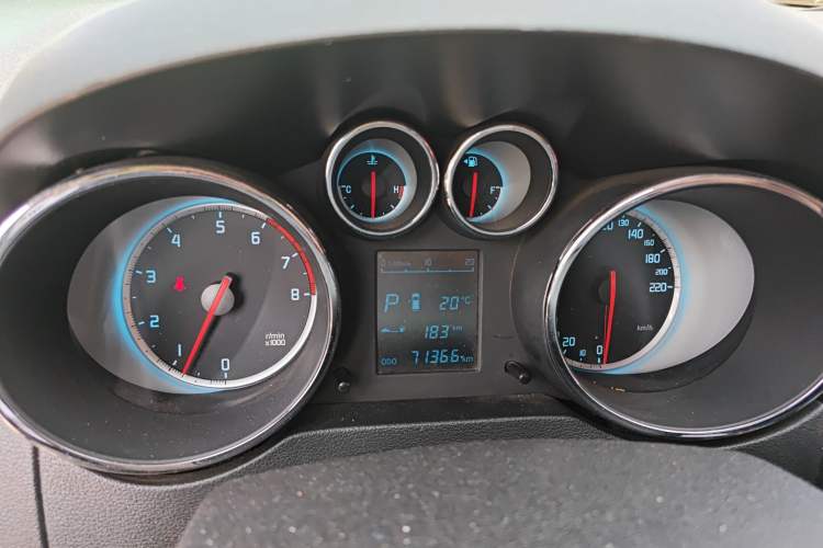 Used CHANGAN CS35 2012 1.6L Automatic Luxury Version China IV Standard Instrument Cluster