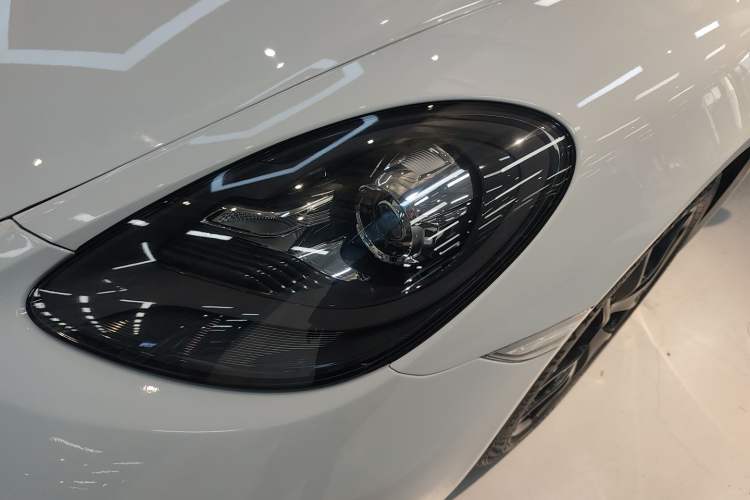 Used Porsche 718 2016 Cayman 2.0T
